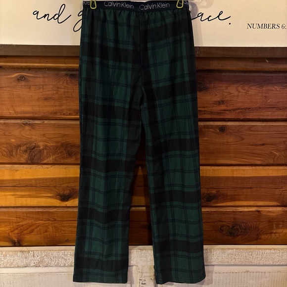 Calvin Klein Men's Black and Green Plaid Joggers - Picture 2 of 3